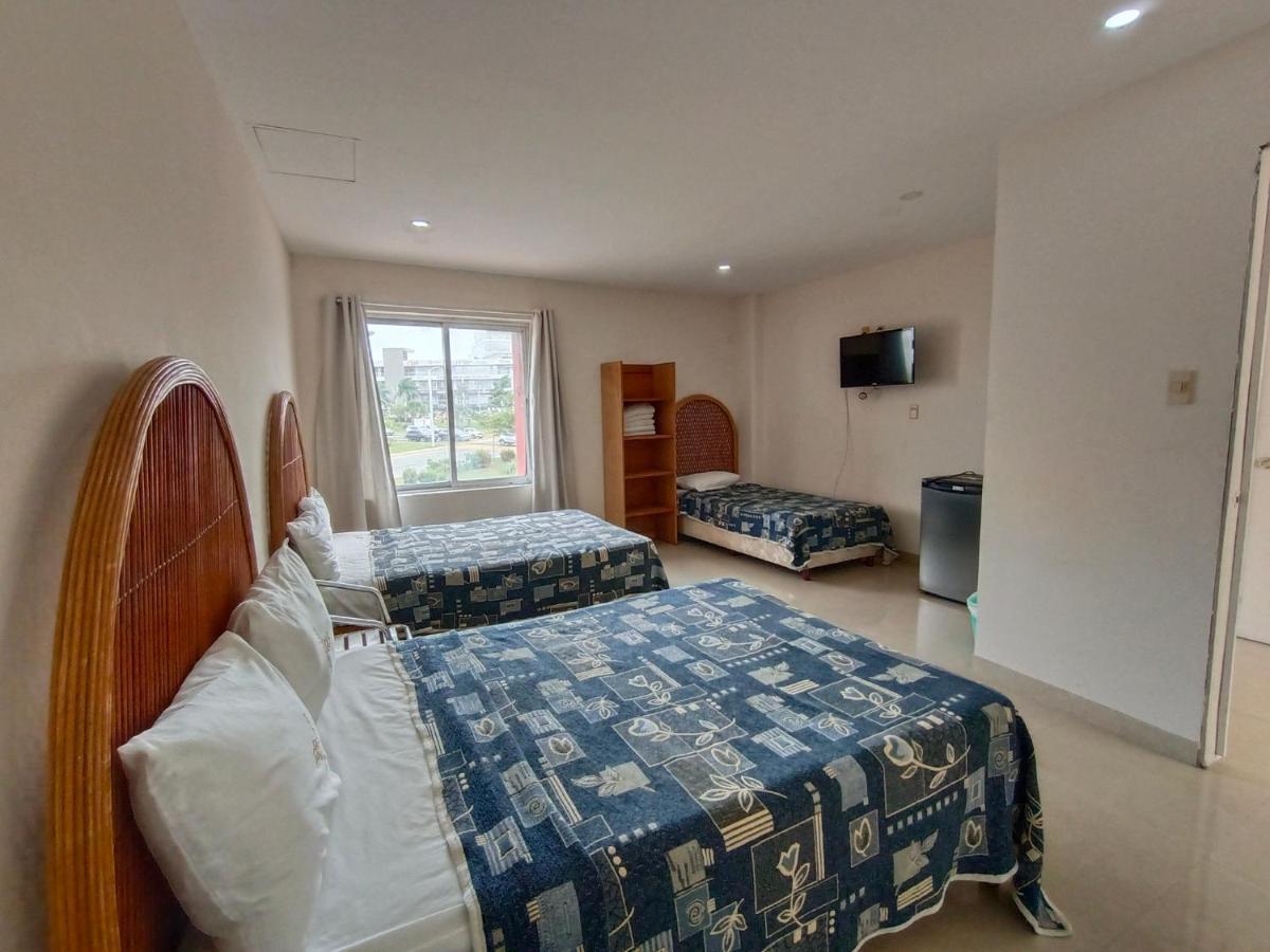 Hotel Playa De Oro 3*